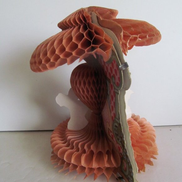 Antique Victorian Valentine Decor Cupids Antique Honey Comb Centerpiece - Picture 7 of 8